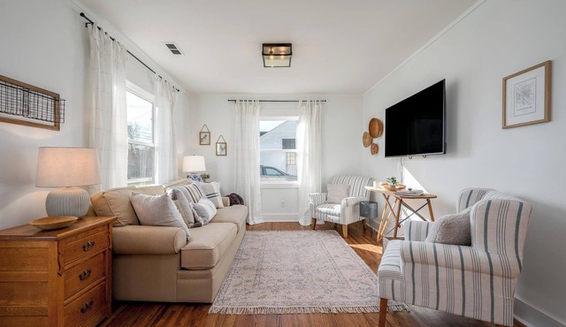 Charming 3BR 2BA Fully Renovated near DWNTN & MTSU