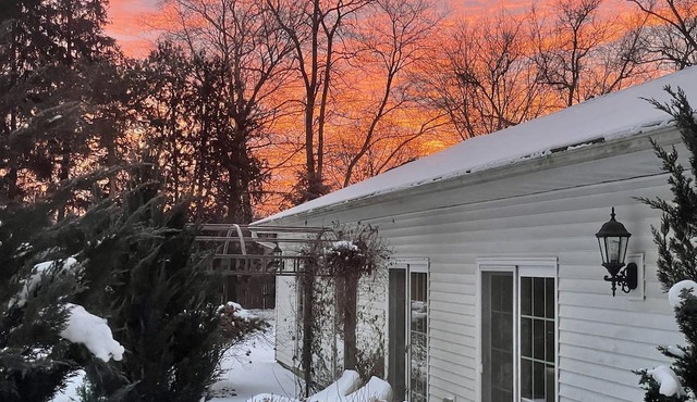 Charming Bed and Breakfast Accommodation near Lake Geneva, Wisconsin in Elkhorn