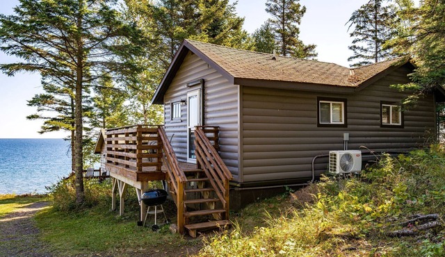 Charming cabin only feet from Lake Superior in Two Harbors