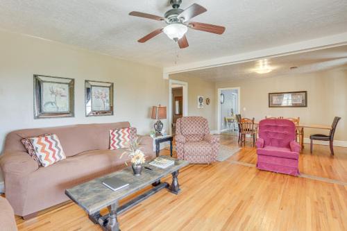 Charming Gadsden Home w/Golf Course Views! in Gadsden