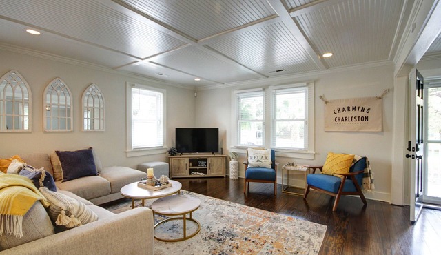 Charming in Charleston - Close to Downtown & Folly Beach