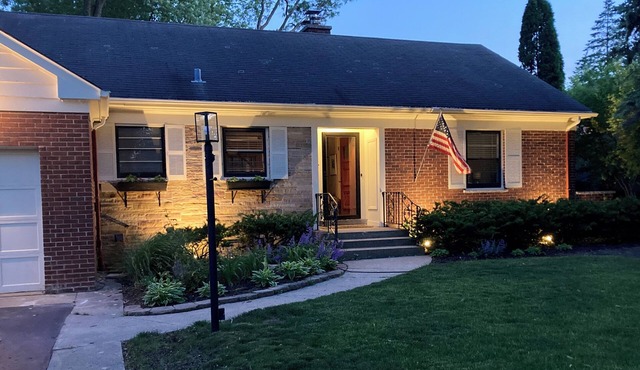 Charming light-filled 5-bedroom home in Wilmette