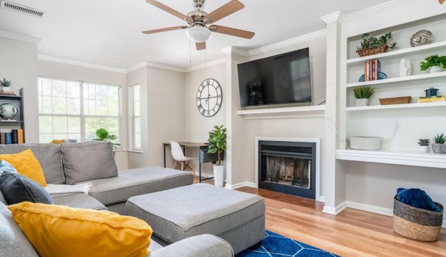 Charming Upstairs Apt Irmo 3BR