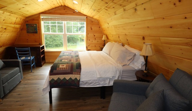 Chicory Cabin, Accessible, at Maple Ridge Creek, N GA Mountains