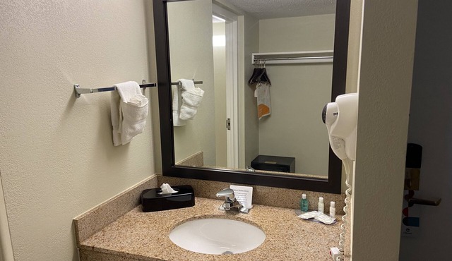 Clarion Inn Harpers Ferry - Charles Town