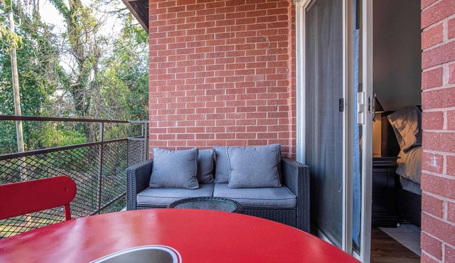 Classic City Getaway at Stadium Village