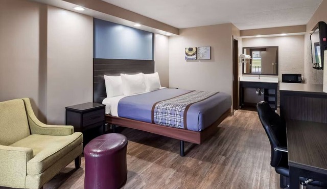 Clean & Convenient Jasper Room Close to Restaurants, Shopping & Attractions in Jasper