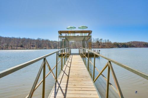 Clemson Game Day Retreat on Lake Hartwell in Seneca