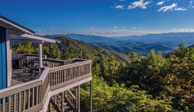 Come enjoy the summer mountain air of Franklin, NC! Welcome to Traces of Heaven.