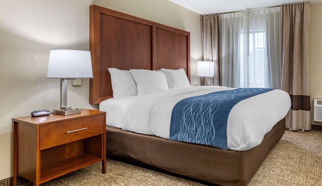 Comfort Inn & Suites Spring Lake - Fayetteville near Fort Bragg in Spring Lake