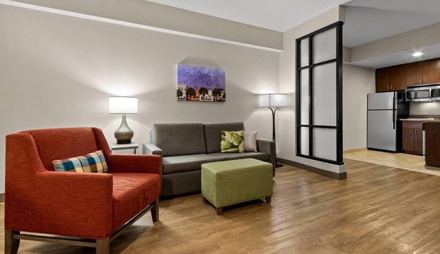 Comfort Suites Charleston West Ashley