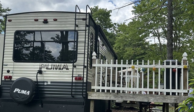 Comfy, peaceful RV in a quiet neighborhood across from Pipestem State Park