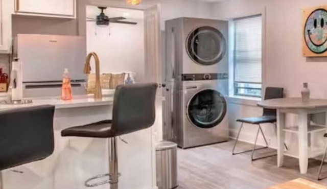 Completely remodeled apartment in the heart of Kansas City in Kansas City