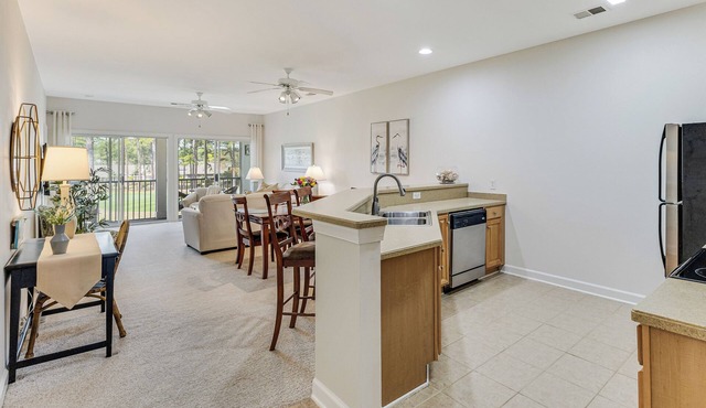 Condo in Sea Trail, GREAT GOLF view, Restaurants on site, pool at the complex.