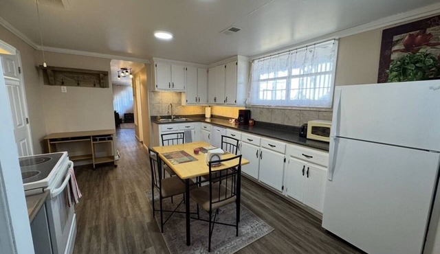 Cozy 1-bedroom apartment in charming Flowery Branch with AC in Flowery Branch
