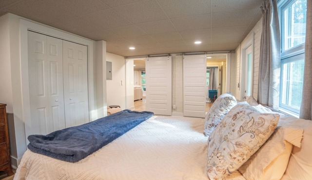 Cozy 1-bedroom apartment in marvelous Canton with AC