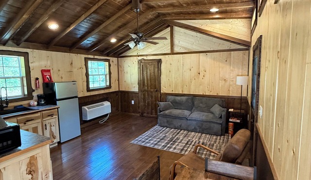 Cozy 1-bedroom cabin in Tyrone, Pa. Close to several of the finest streams in Pa in Tyrone
