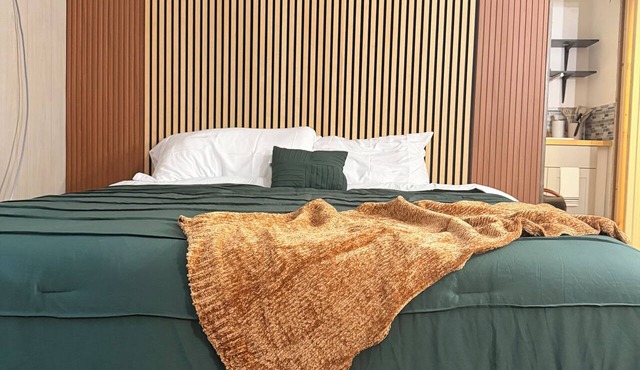 Cozy 1-bedroom studio/loft in peaceful Mansfield with AC mins from downtown in Mansfield