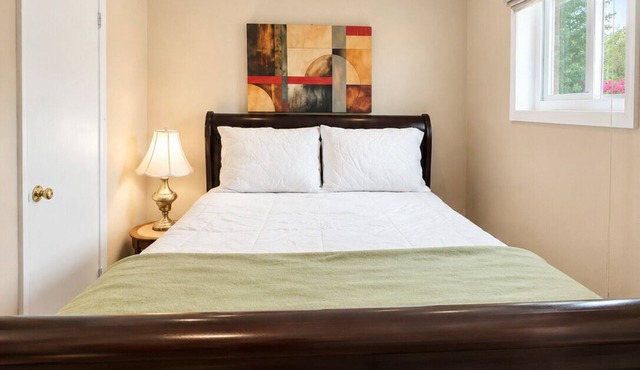 Cozy 1-BR, 1-BA, Sleeps 2, Separate entrance in home, Hermitage near Nashville