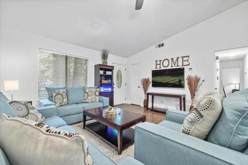 Cozy 3BR 2BA Home Near Avalon Downtown Alpharetta