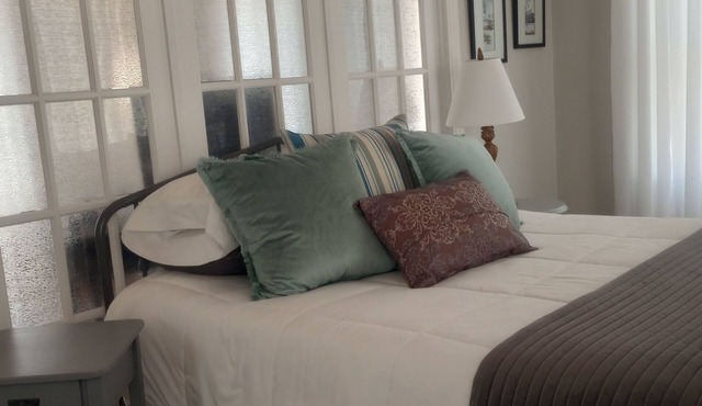 Cozy Basecamp: Big Comfort in a Small Home, Perfect for Exploring SW Minnesota in Pipestone
