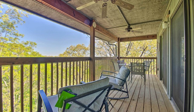 Cozy Branson Getaway ~ 2 Mi to Silver Dollar City! in Branson West