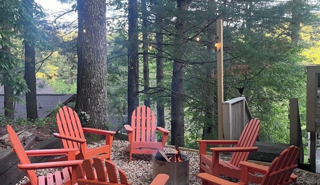 Cozy Bungalow - Big Views, Pool & 4 Master Suites