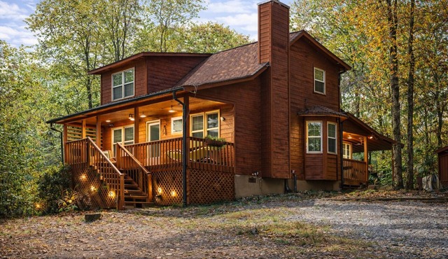 Cozy Cabin Hot Tub 5 Min to Winery Fire pit