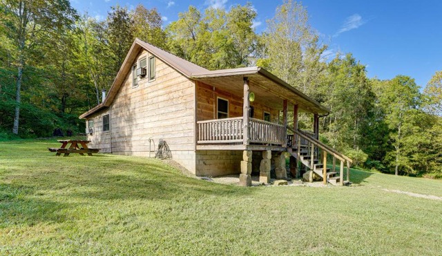 Cozy Cabin w/Pool Table & Fire Pit