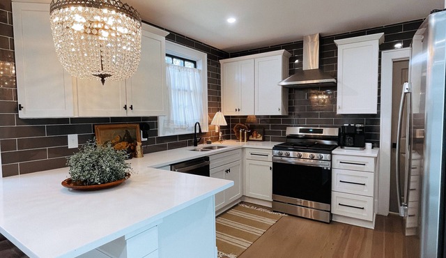 Cozy Charleston Getaway Near Downtown & Airport