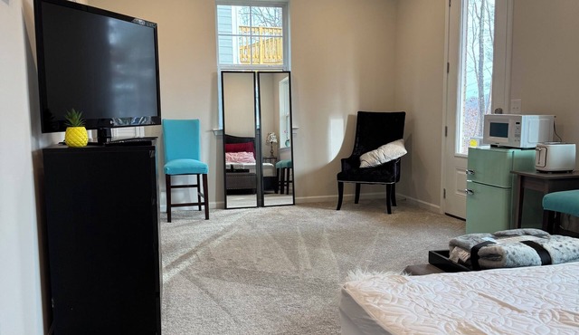 Cozy downstairs unit in serene Sherrills Ford with Lake Access