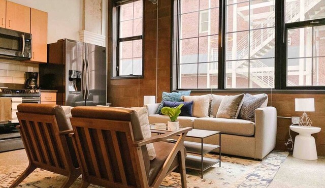Cozy Downtown Loft on Gay St