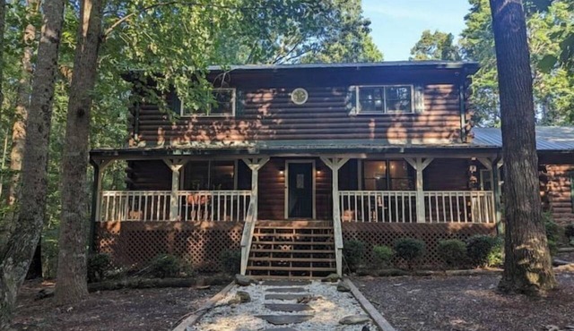 Cozy Elegant Cabin in the heart of Snellville forest