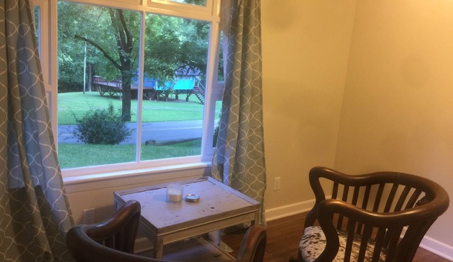 Cozy, Furnished, Creekside View 3bd/2ba