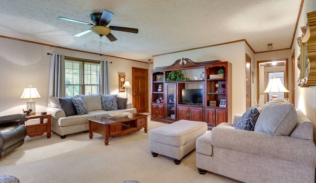 Cozy Georgia Getaway w/Deck, Grill & Fire Pit! in Cartersville