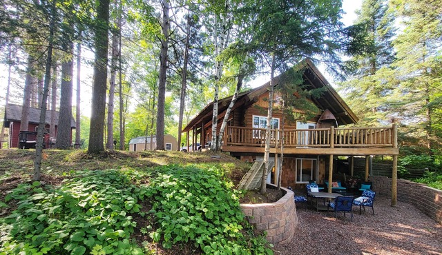 Cozy Log Cabin Retreat on Sturgeon Lake in Sturgeon Lake