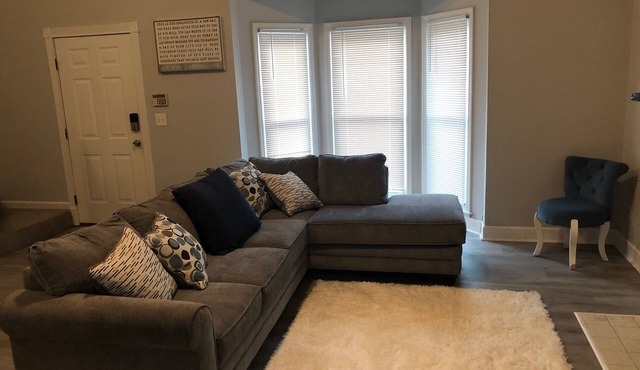 Cozy, Modern, Spacious Townhouse in Smyrna