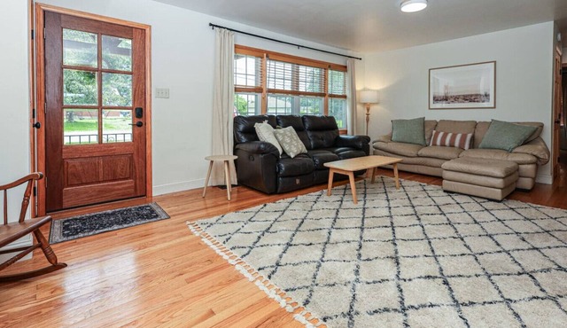 Cozy Ranch Retreat w/Fire Pit! ~10min to Downtown