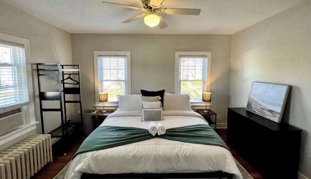 Cozy & Spacious Apt | King Beds & Free Parking