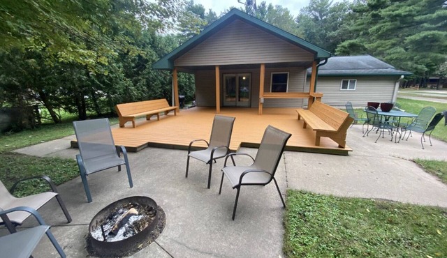 Cozy Wisconsin home a block off Lake Arbutus. in Merrillan