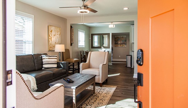 Crest Haven 2 Miles to Downtown + Pet-Friendly!