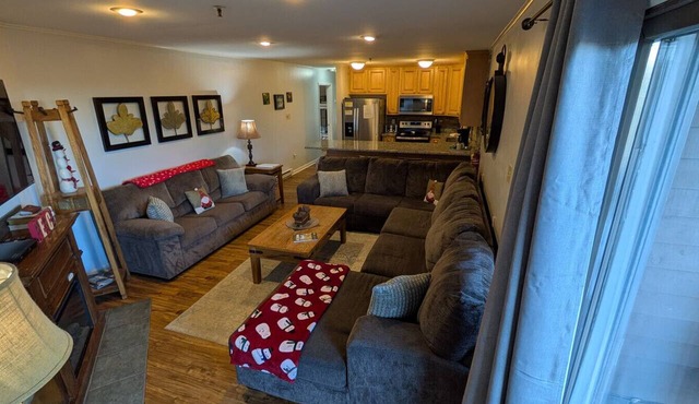 D104 · Winterplace Ski in Ski out condo First floor! D104