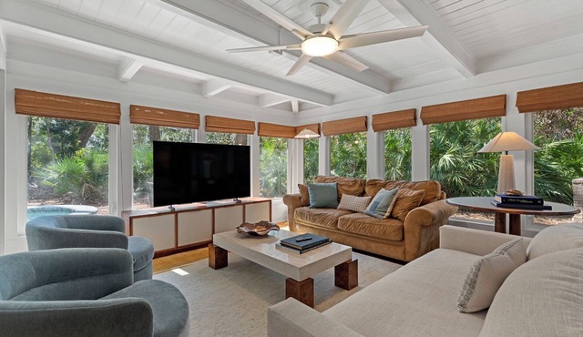 Daydream Believer – Mid-Century Retreat w/Brand New Pool & Spa, Pet Friendly, Near Beach