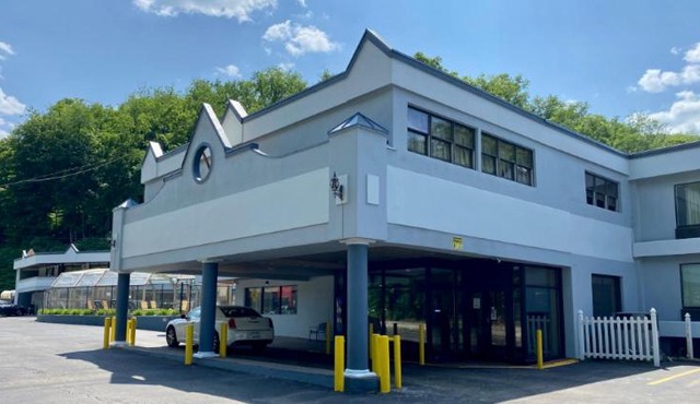 Days Inn by Wyndham Pittsburgh in Pittsburgh