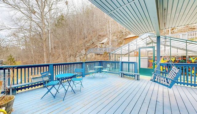 Deck, Views, Games: 10BR Home in Shenandoah Valley in McDowell