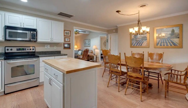 Deer Meadow Cabin ~Lake Lure~ Breathe in Crisp Mountain Air - Pet Friendly