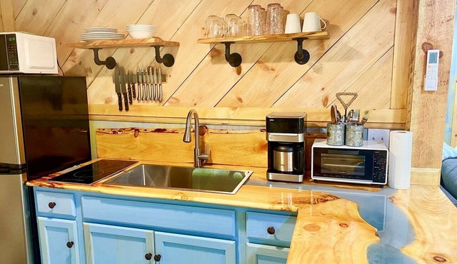 Delightful Lofted Yurt Beautifully Design with Jacuzzi and Private Deck in Virginia
