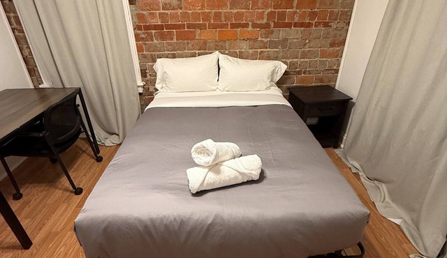 Delmar Loop 2BR Work & Study Apt near WashU in St Louis