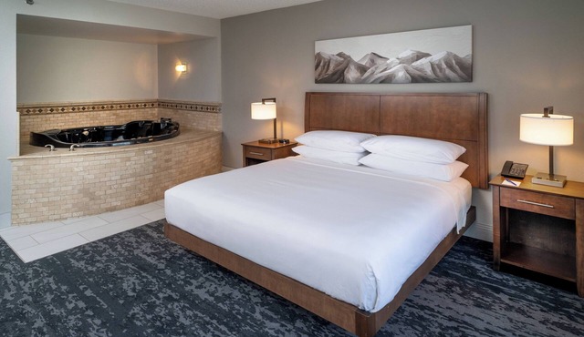 Delta Hotels by Marriott Huntington Mall