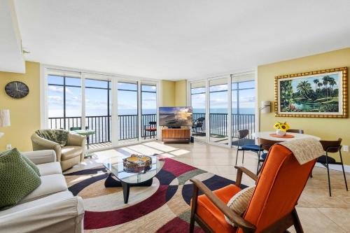 Direct Beachfront Unit - Shores of Madeira #505 in St. Pete Beach